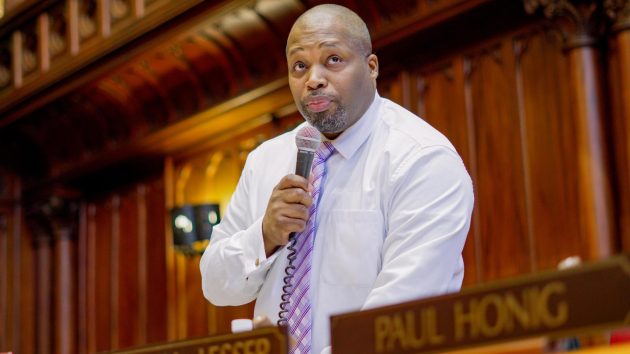 Sen. Gary Winfield speaks on the Senate floor. Credit: Mollie Lewis / Senate Democrats